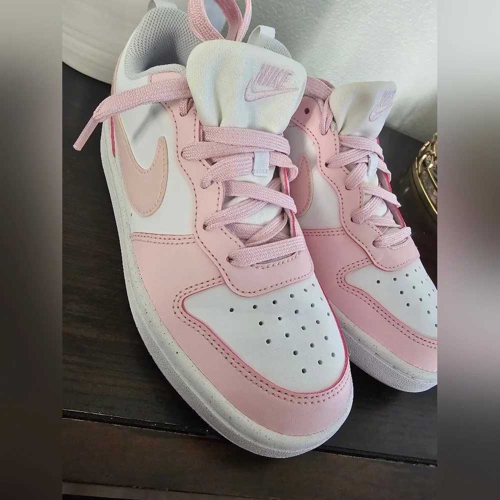 Nike Big Girls Borough Low 2 SE Casual  Sneakers in Pink and White